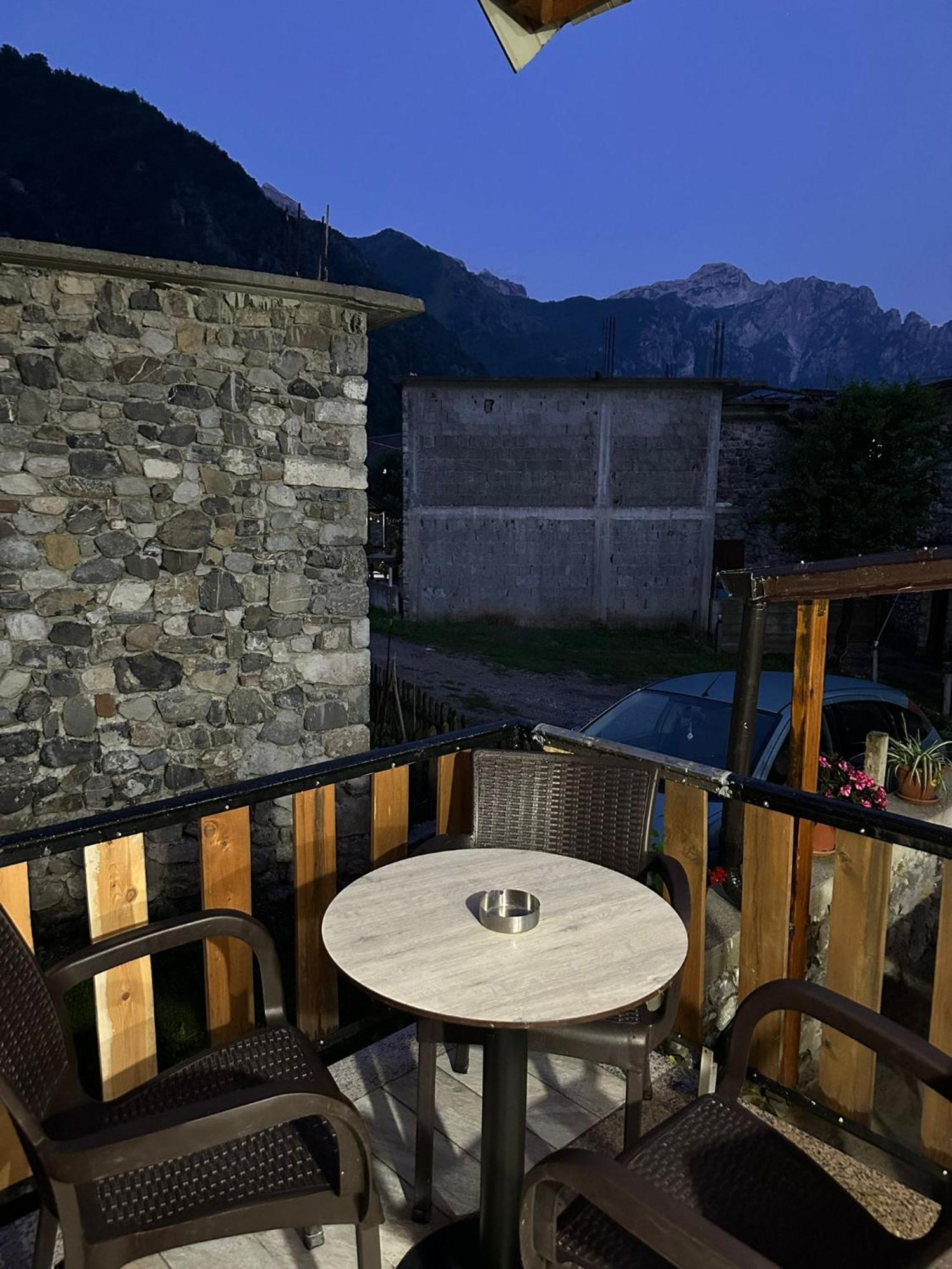 Guest House Shtepiza Theth Exterior foto